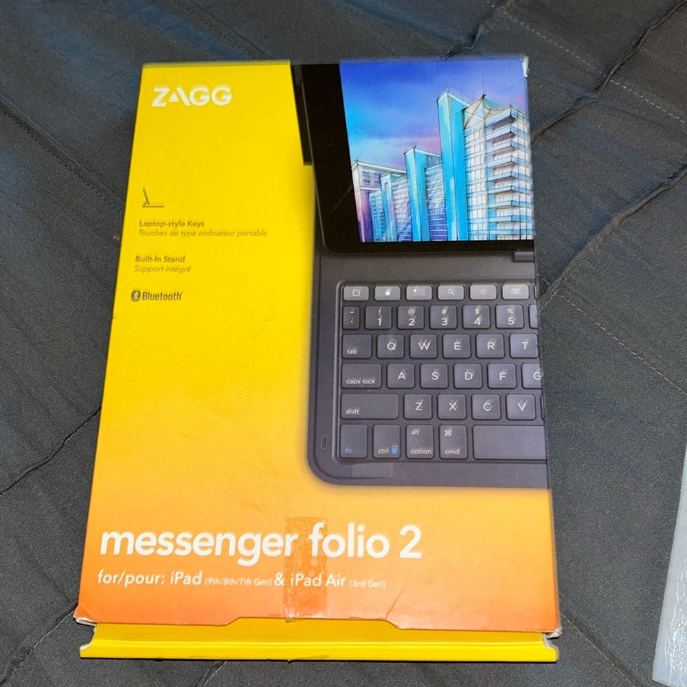 ZAGG Messenger Folio 2 Case for iPad Air 3 & iPad (7th & 8th Gen) Keyboard Stand